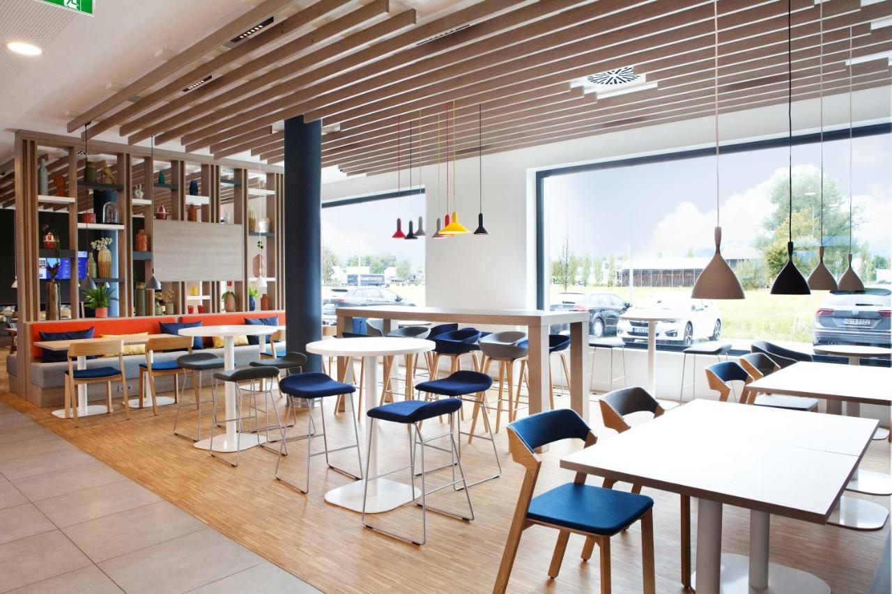 Holiday Inn Express - Lustenau Bagian luar foto