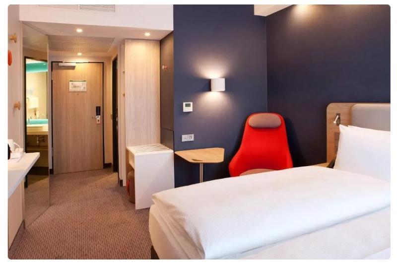 Holiday Inn Express - Lustenau Bagian luar foto