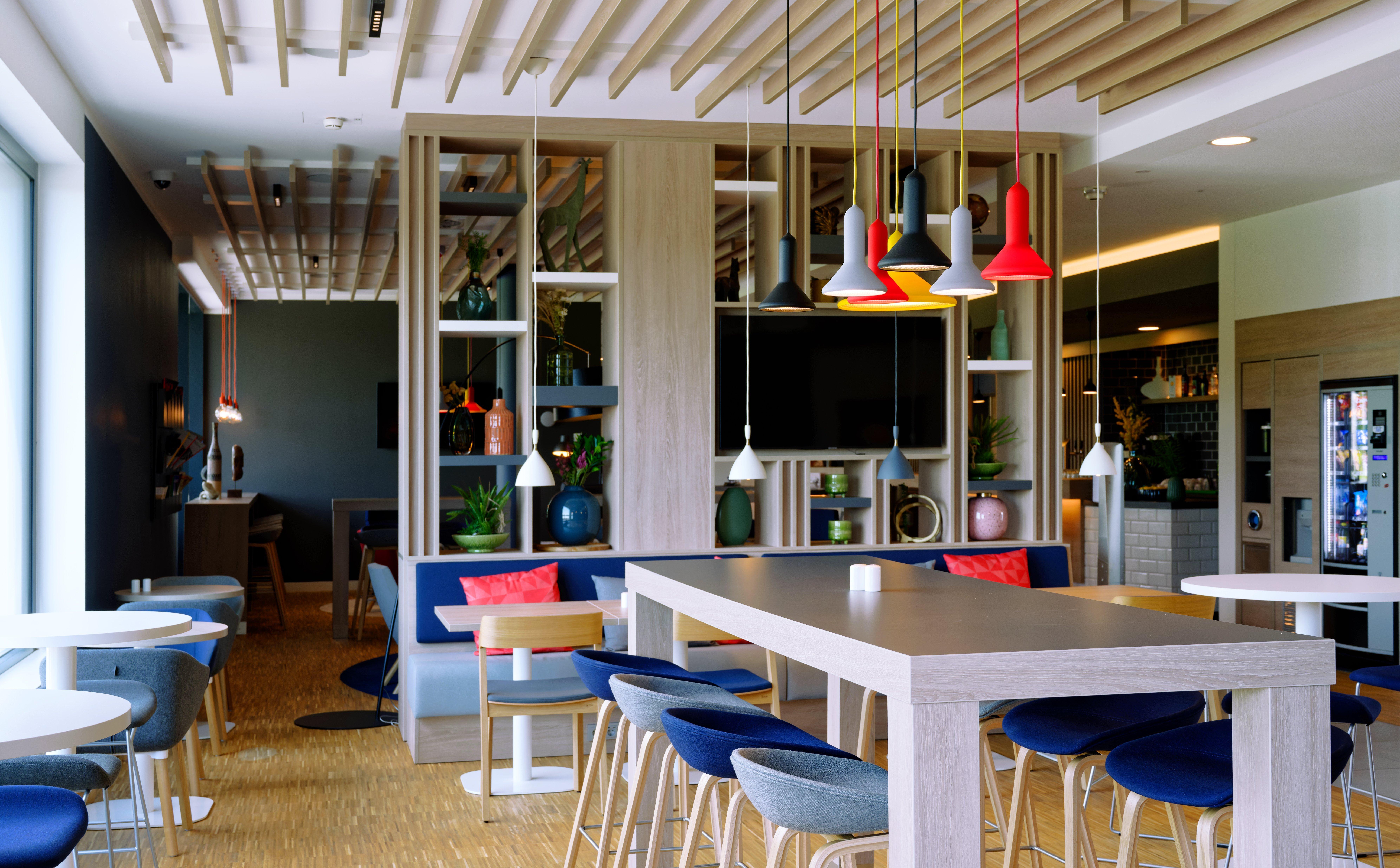 Holiday Inn Express - Lustenau Bagian luar foto