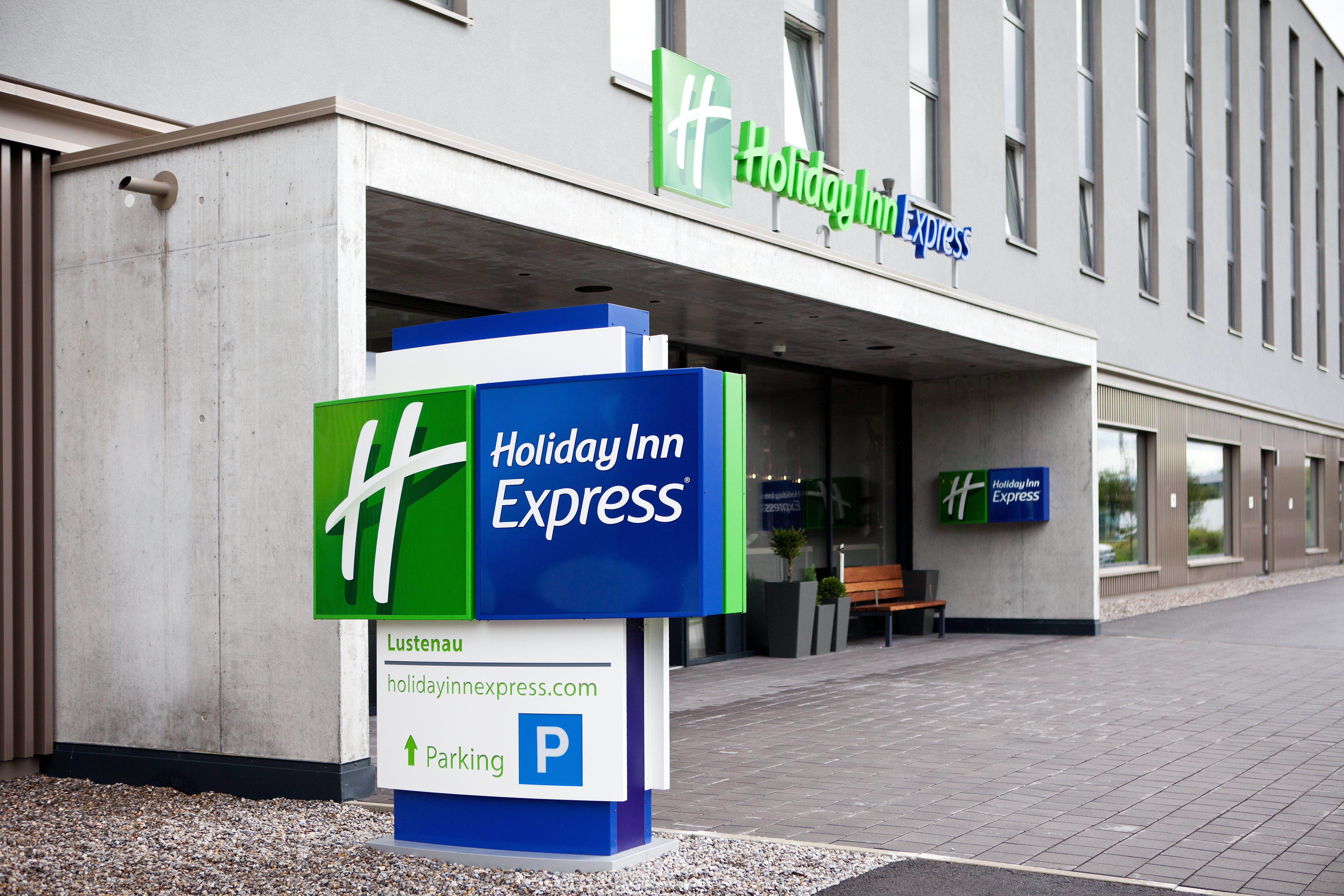 Holiday Inn Express - Lustenau Bagian luar foto