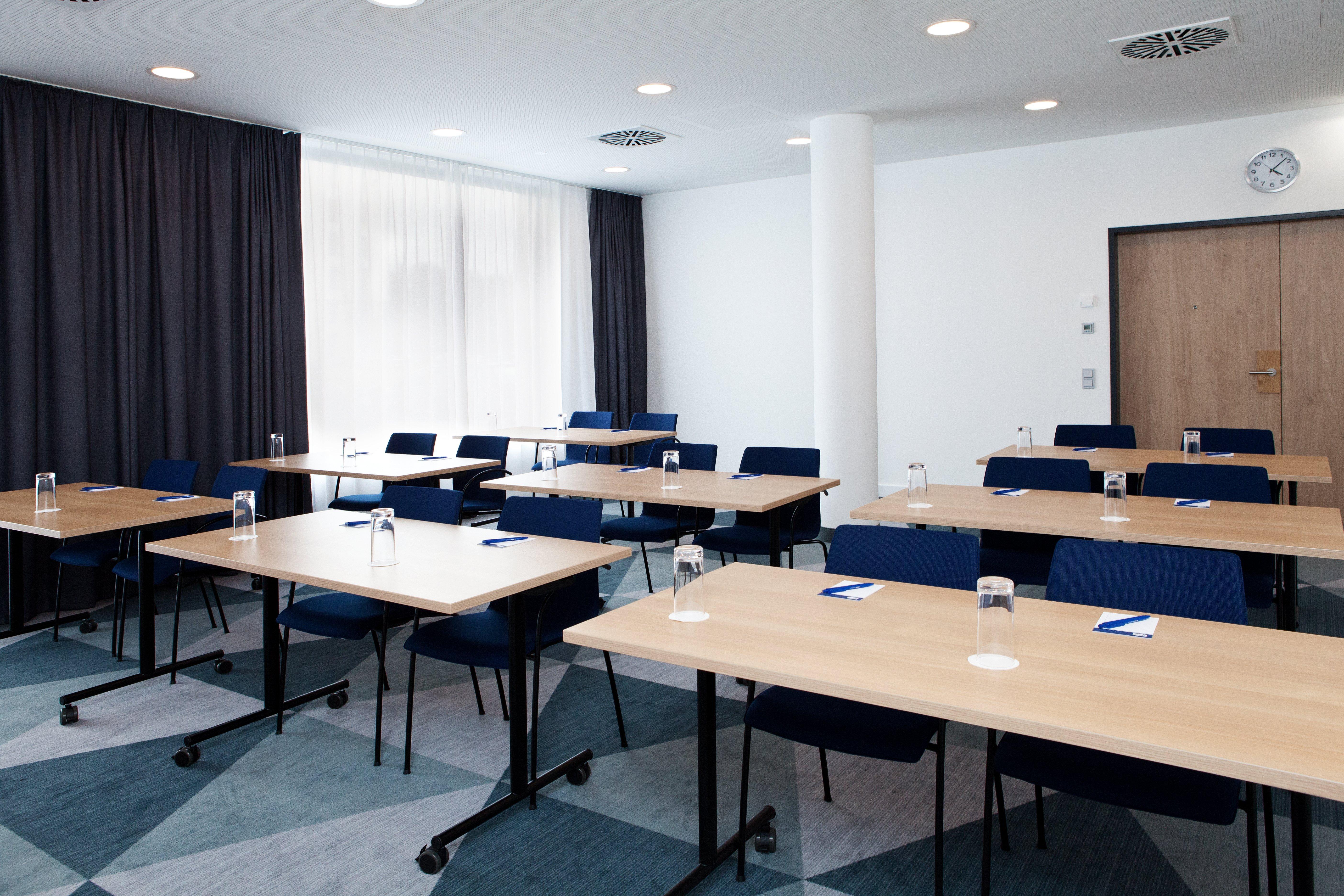 Holiday Inn Express - Lustenau Bagian luar foto