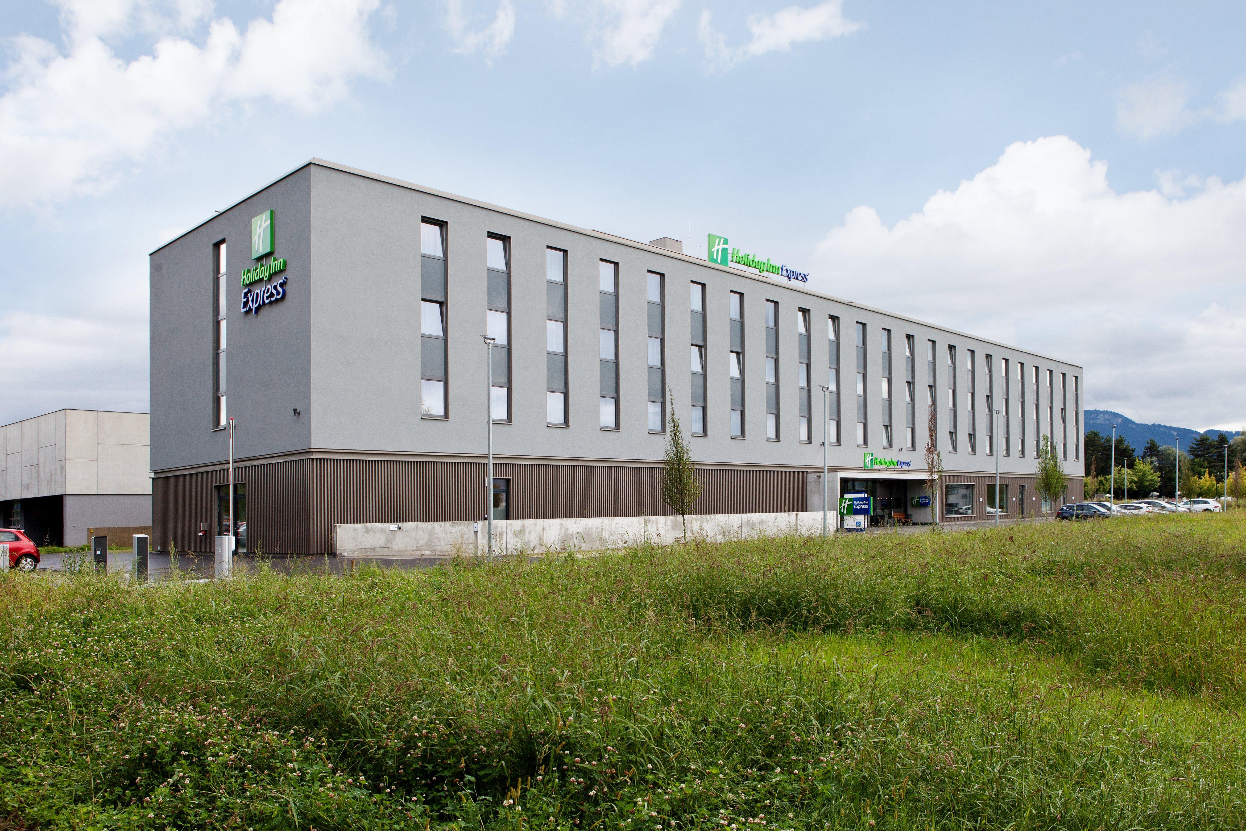 Holiday Inn Express - Lustenau Bagian luar foto